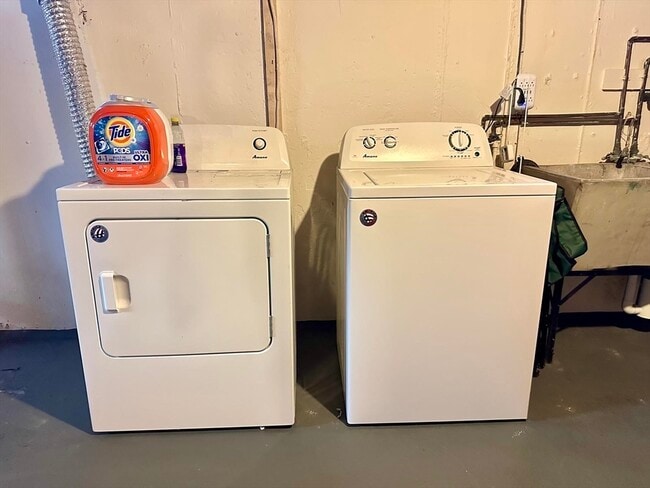 Building Photo - 31 Whitmun Rd