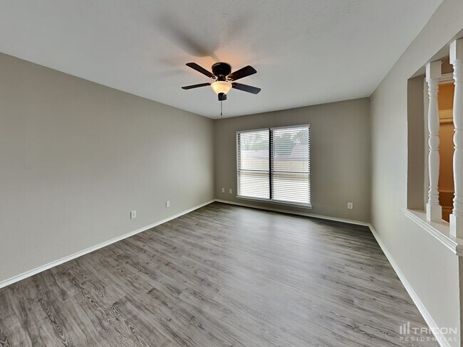 Building Photo - 7940 Bermejo Rd