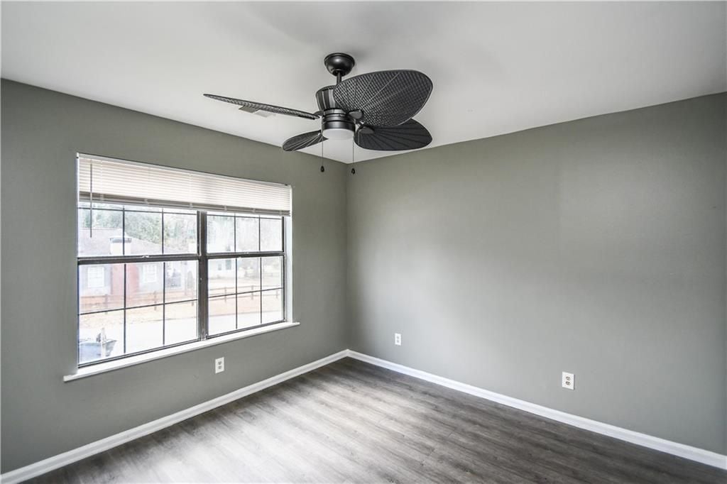 Building Photo - 735 Oak Dr