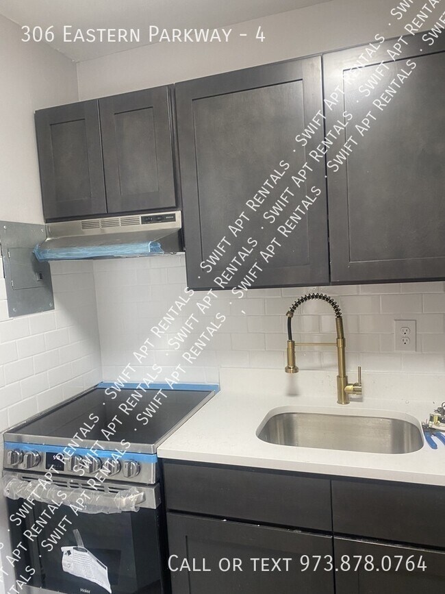 Building Photo - 306 Eastern Pkwy