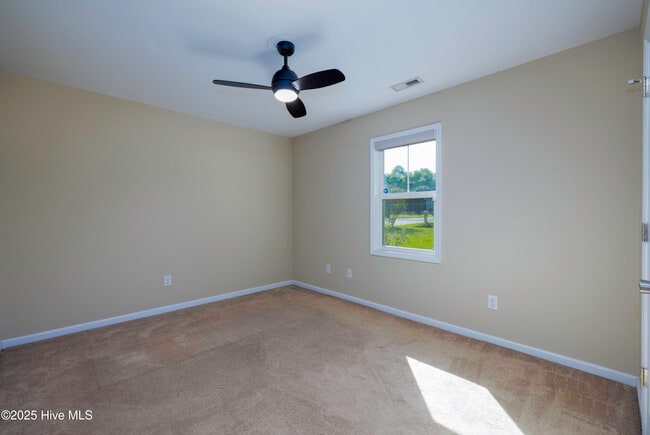 Building Photo - 209 Oak Grove Cir