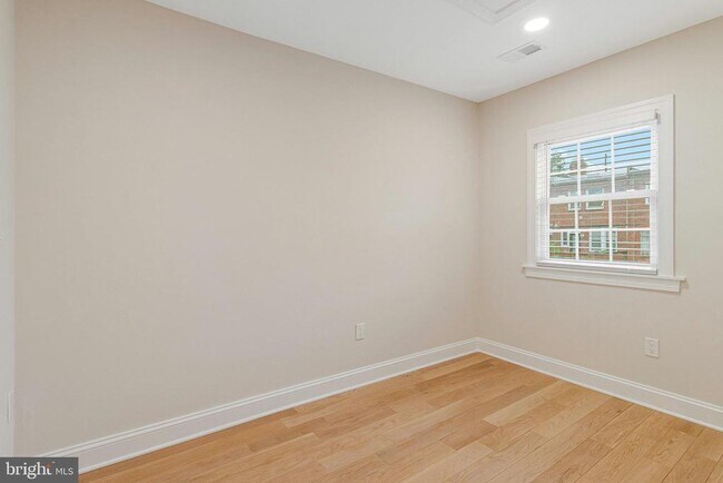 Building Photo - 1350 Sheridan St NW