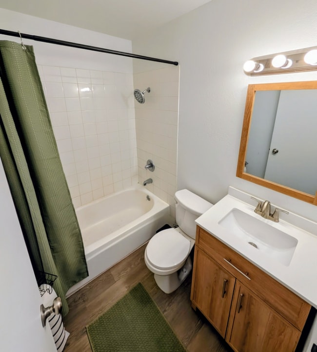 Building Photo - 1009 W 30th Ave