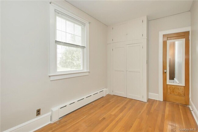 Building Photo - 14 Oakridge Pl