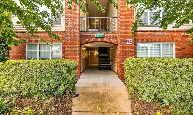 Primary Photo - 2807 Bloomfield Ln