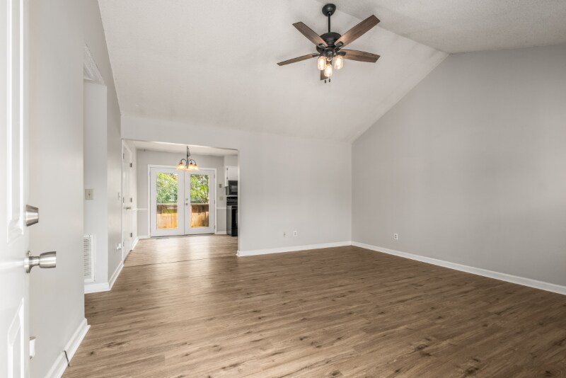 Building Photo - 2432 Laredo Ct