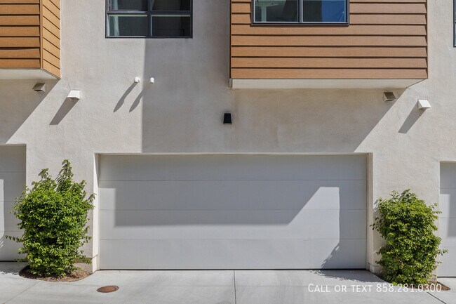 Building Photo - 1055 32nd St
