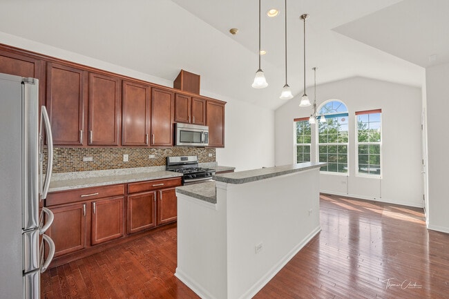 Building Photo - 2528 Dunraven Ave