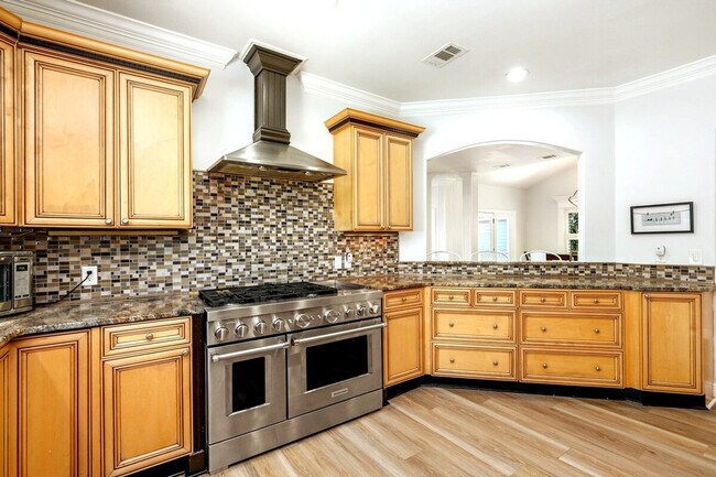 Building Photo - 2825 Scenic Hwy 98