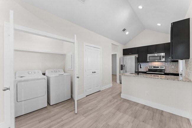 Building Photo - 846 Omeara