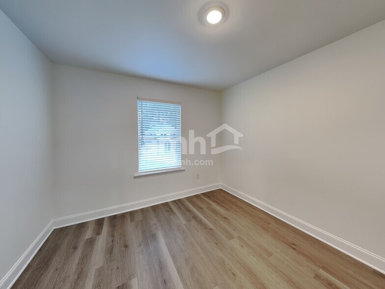 Building Photo - 1498 Aquamarine Dr