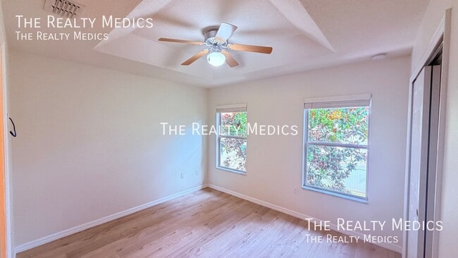Building Photo - 5161 Regatta Dr