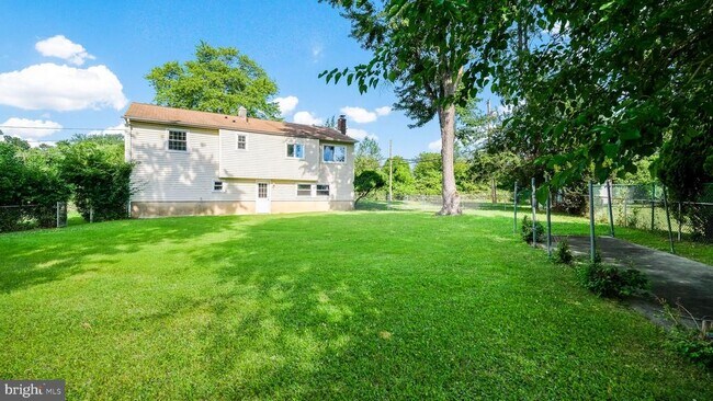 Building Photo - 338 Natale Ln