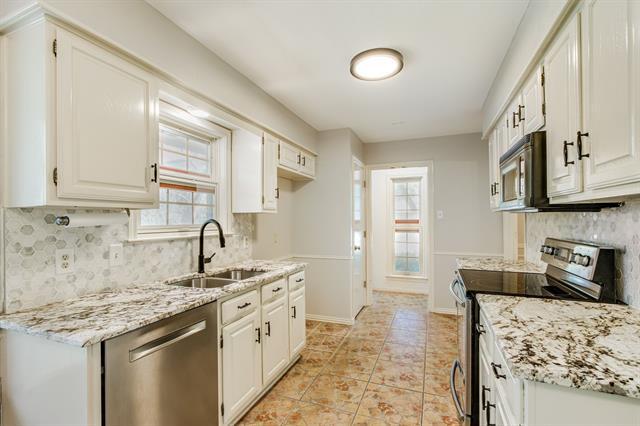 Building Photo - 355 Aspenway Dr