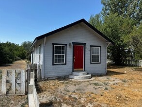 Building Photo - Newly Remodeled 2-Bedroom Home Minutes fro...