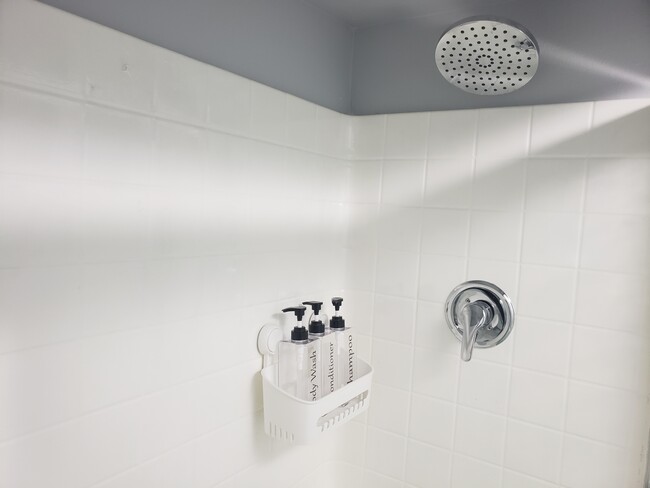 SHOWER - 6109 NE 204th St