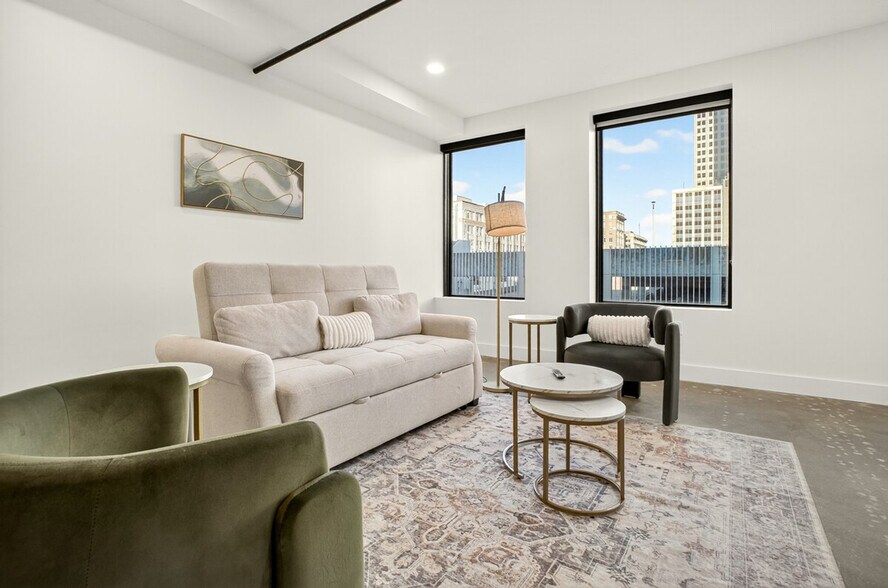 Building Photo - 309 S Boulder Ave