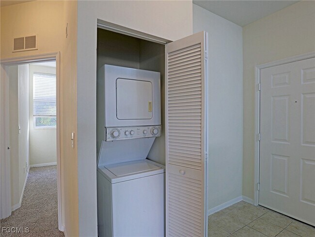 Building Photo - 4133 Bellasol Cir