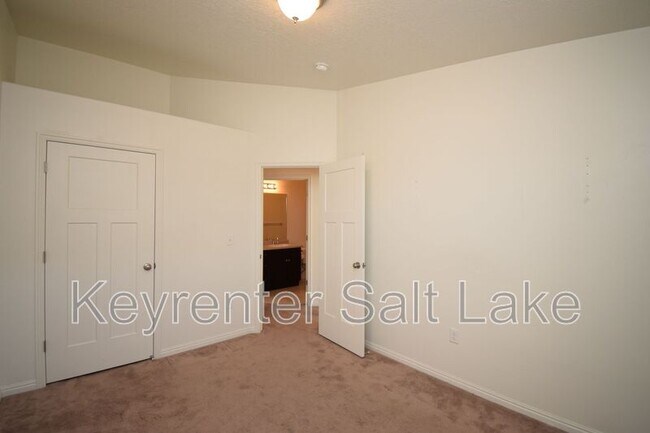Building Photo - 14893 S Thunder Horse Ln