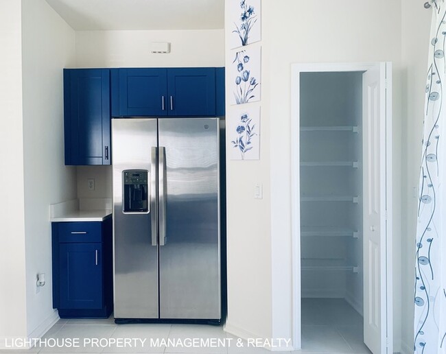 Building Photo - Charming, Newly Built 2 Bed/2.5 Bath Townh...