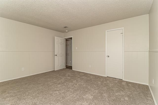 Building Photo - 3904 Royal Crest Dr