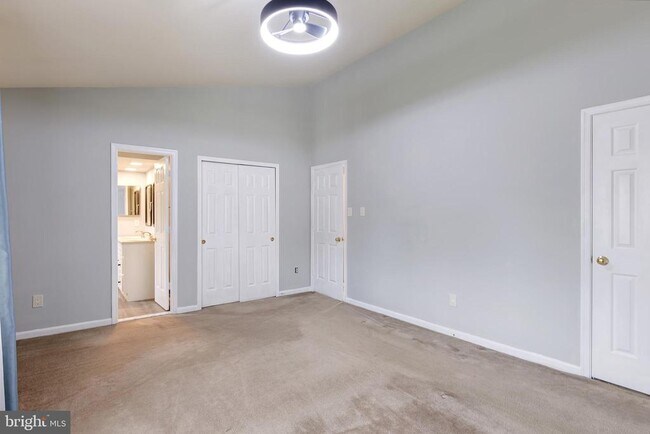 Building Photo - 8010 Old Parsonage Ct