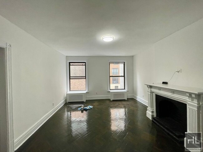 Building Photo - 24 E 80th St