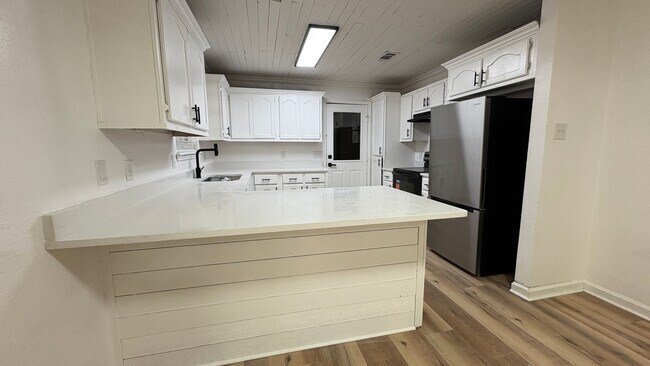 Building Photo - 2312 Coraltree Dr