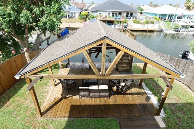 Building Photo - 15433 Cruiser St