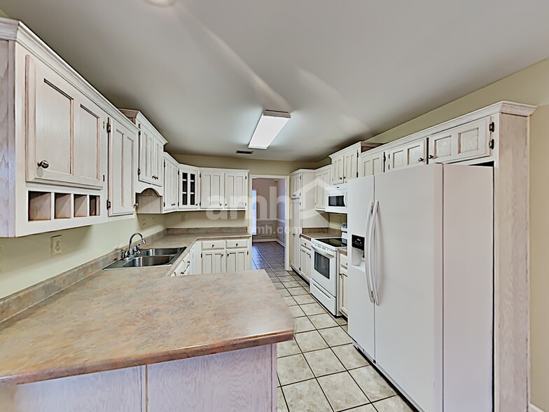 Building Photo - 1123 Tara Dr