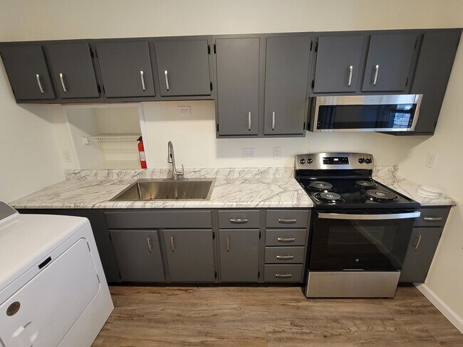 Building Photo - 510 W 5th St