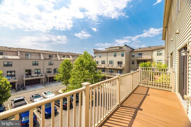 Building Photo - 44750 Tiverton Sq
