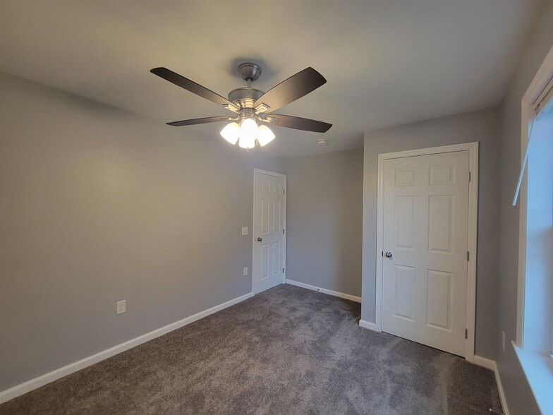 Building Photo - 12 Fountain Ave