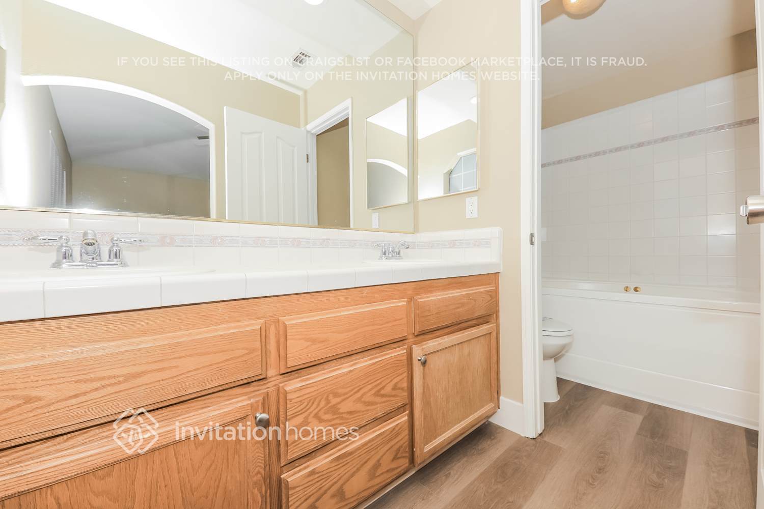 Building Photo - 27025 Hemingway Ct