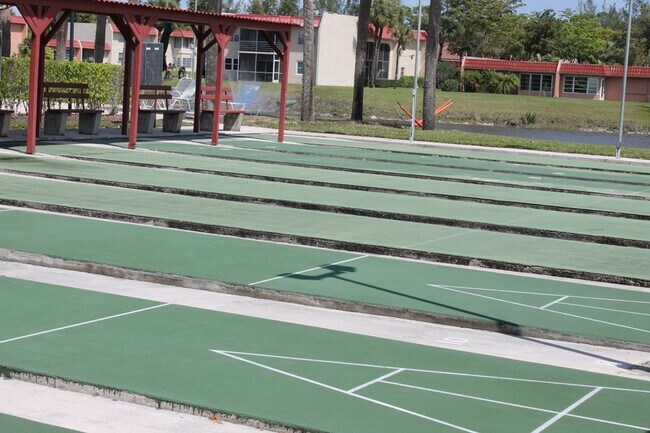 Building Photo - 2BR/ 2BA Condo In Golden Lakes - An Active...