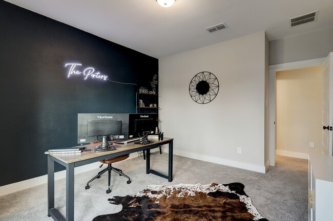 Building Photo - 10934 Brambling Wood Dr