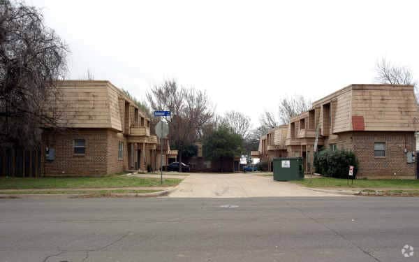 Building Photo - 6 Duplexes