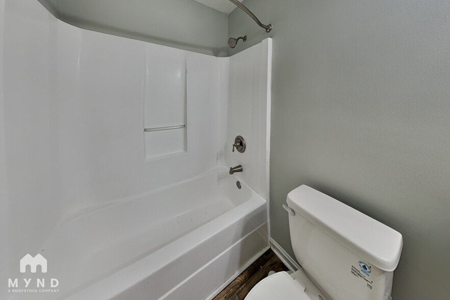 Building Photo - 200 Cedar Ridge Cir