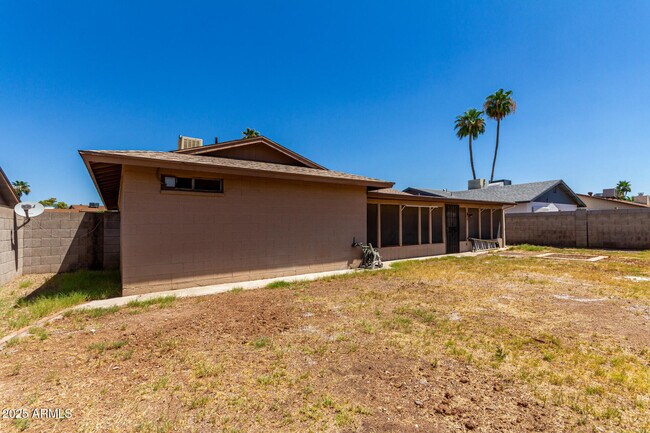 Building Photo - 5809 W Yucca St