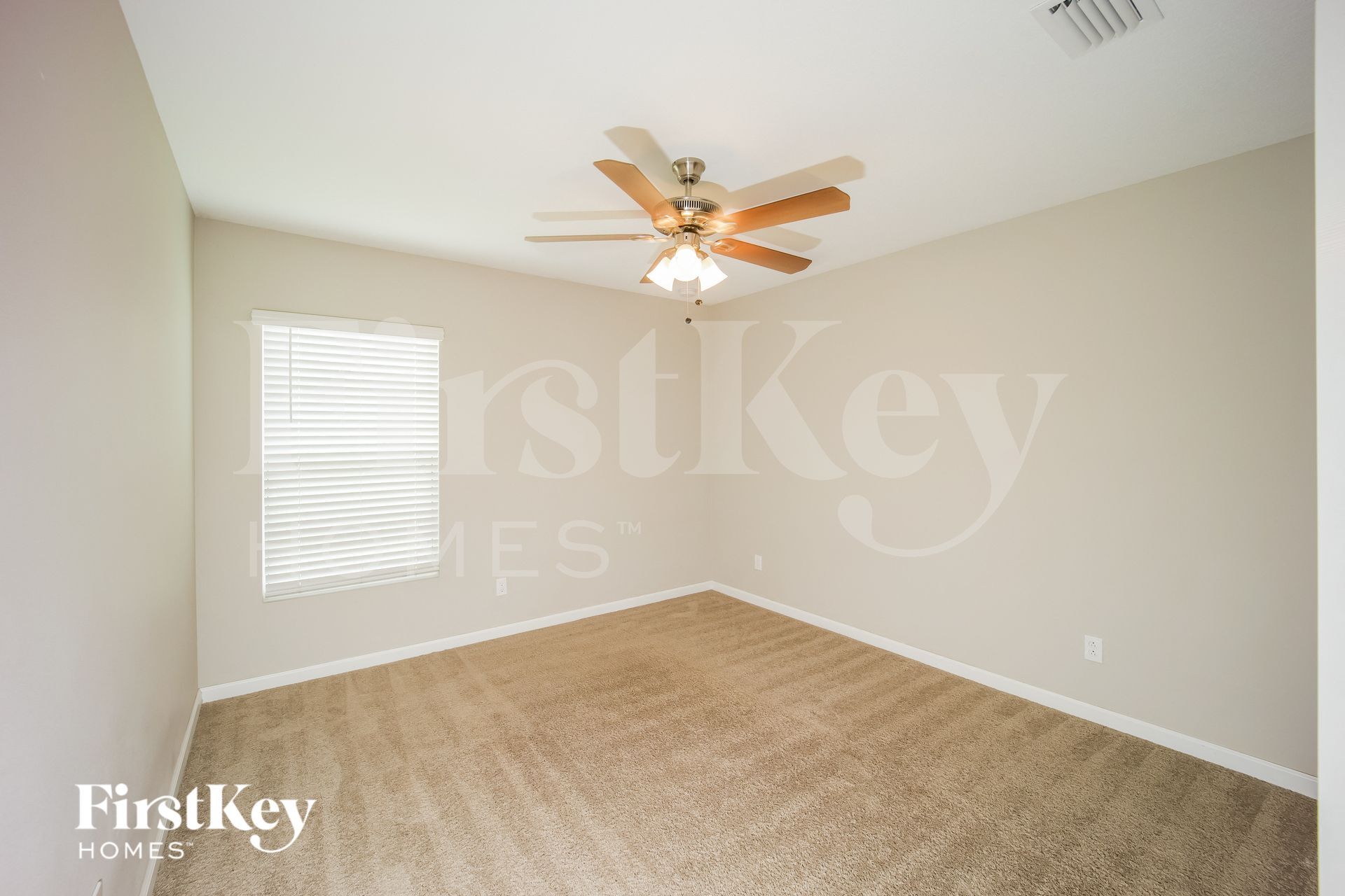 Building Photo - 154 NW Curtis St