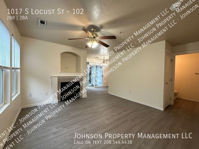 Building Photo - 1017 S Locust St