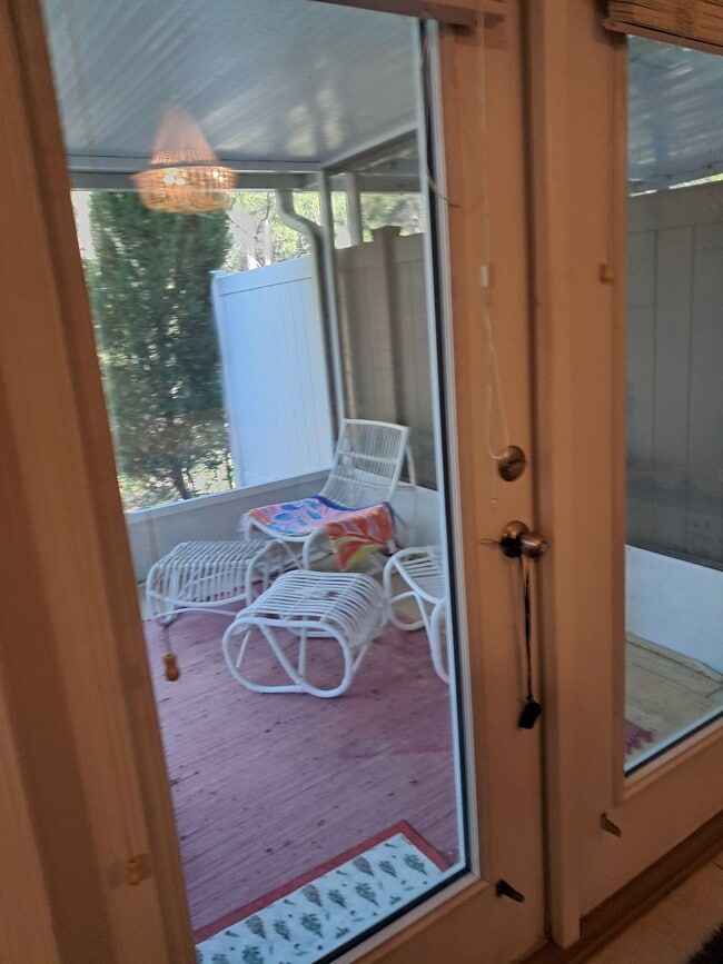 Building Photo - 317 Sand Oak Blvd