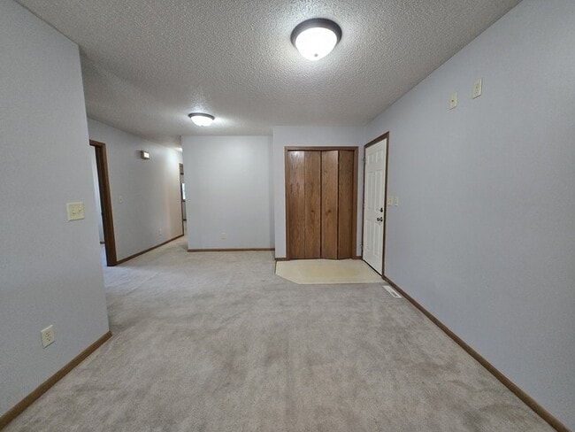 Building Photo - 5038 W Elm Ct