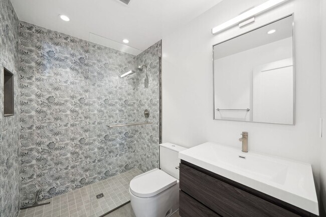 Building Photo - Newly Built Home With Loft in Downtown Palo Alto