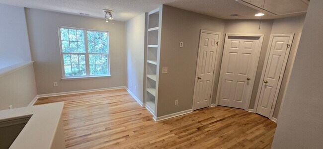 Building Photo - Great gated community near Wake Forest