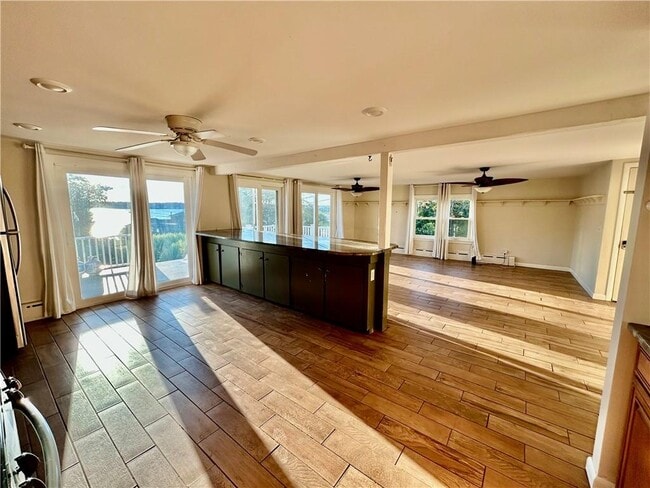 Building Photo - 32 Seaspray Way