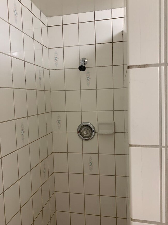 Building Photo - MIC