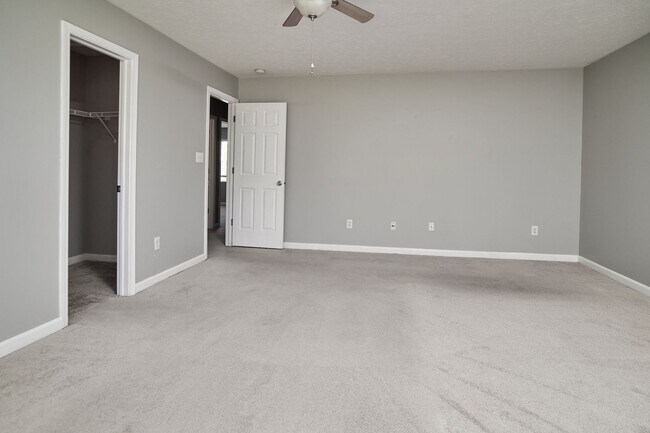 Building Photo - For Rent-4BDRM, 2.5BA Home in Ashwood