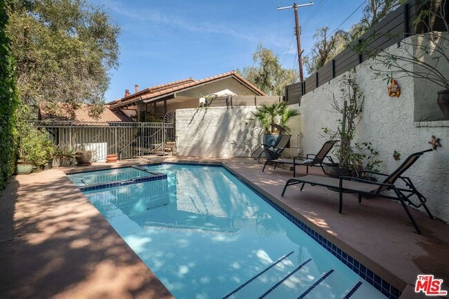 Primary Photo - 4713 Bedel St