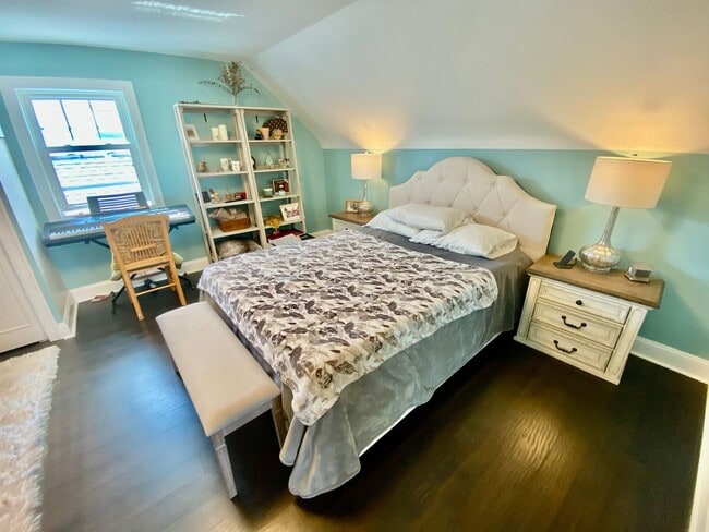 Building Photo - Spacious Condominium– Modern Comfort in th...
